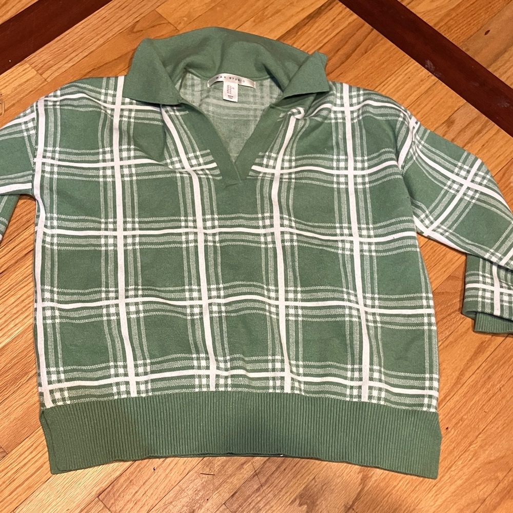 Max Studio Green Plaid V-Neck Sweater